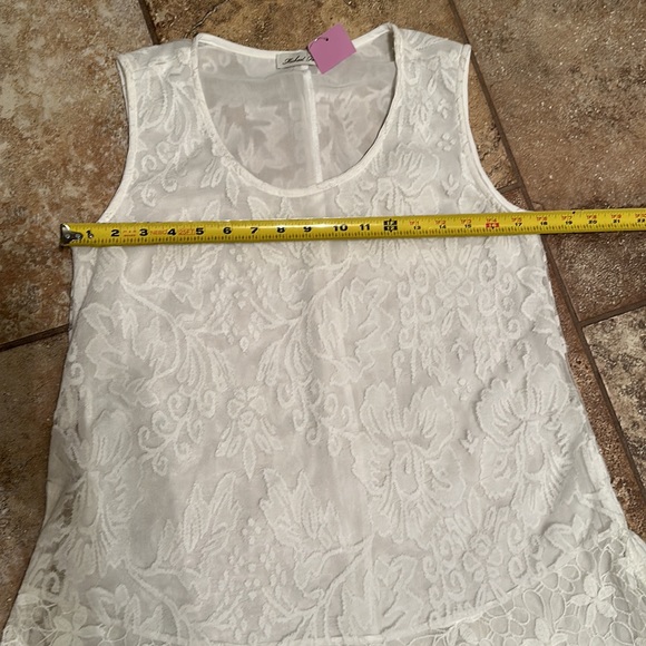 DONATED Tulip Style dress - Picture 7 of 7